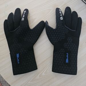 BARE Snacks 3mm S Flex Black and Blue Gloves Size Large.